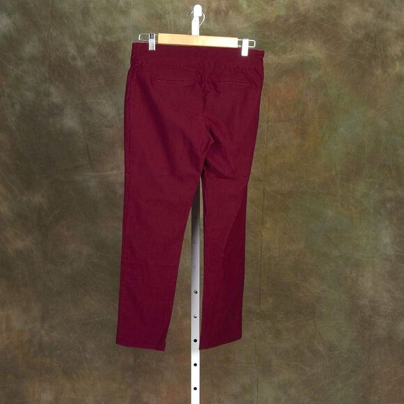 Soho Apparel Ltd Women's Mid Rise Skinny Stretchy Cranberry Pant Size M - Picture 2 of 2